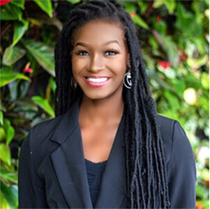 Alysa Conway headshot