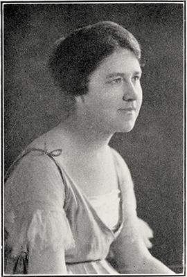 Elizabeth Hook senior portrait