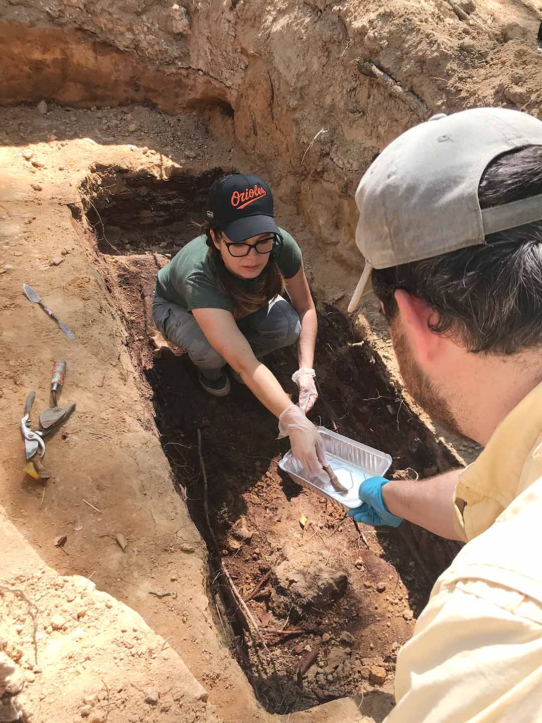 Julie Schablitsky digging