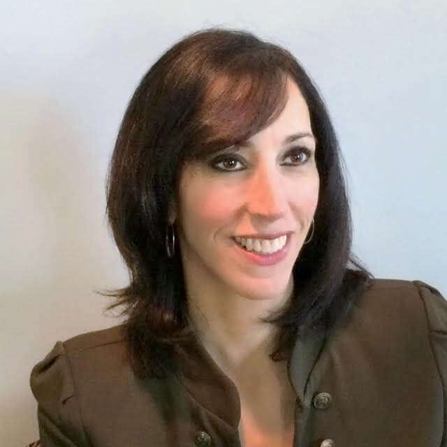Julie Taddeo headshot