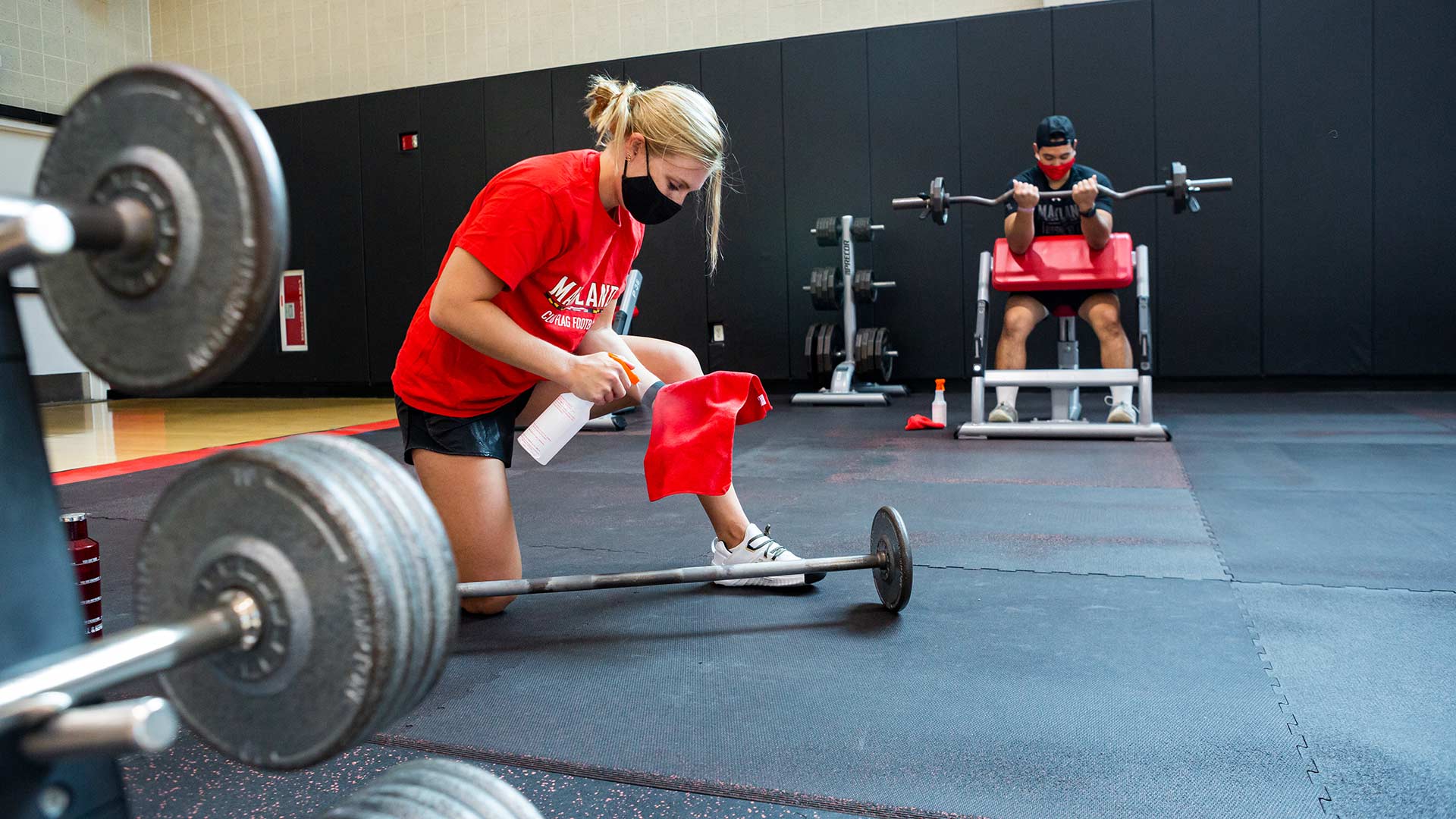 Students lift weights at Eppley