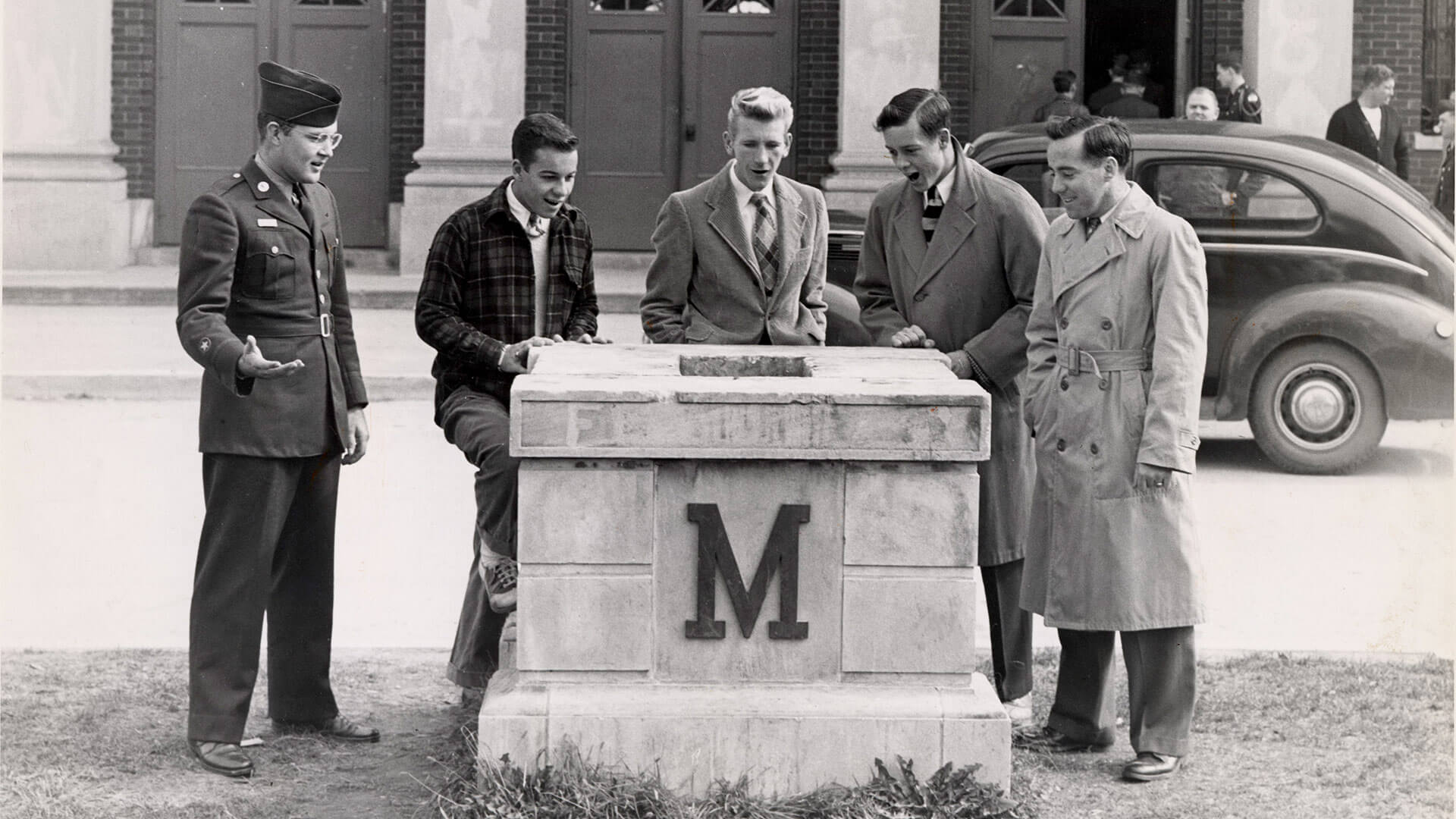 Empty Testudo pedestal