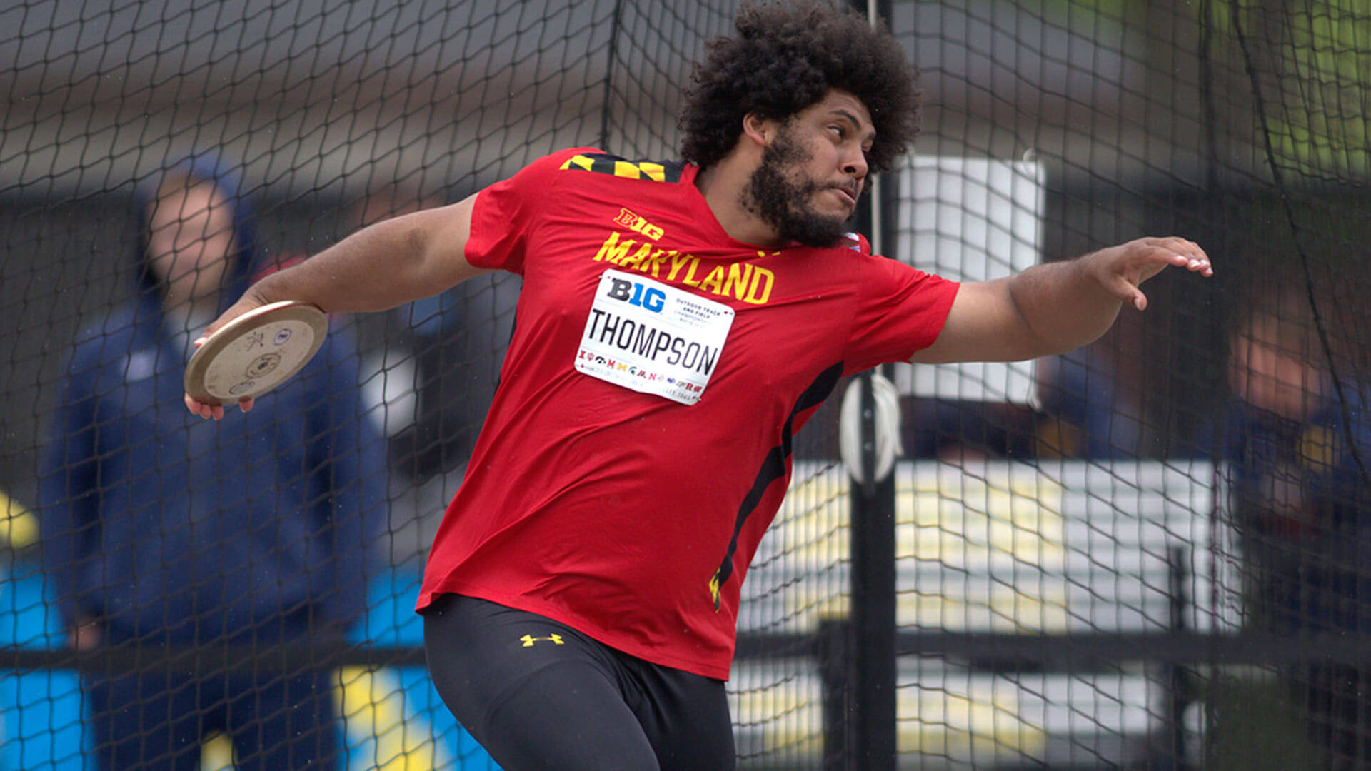 Greg Thompson throws discus